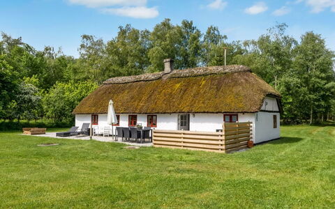 Aatos - 2Km from the Sea: Hout, Huis, Veranda, Dek, Hardwood, Dak, Beits, Houten Vloer, Eco Hotel