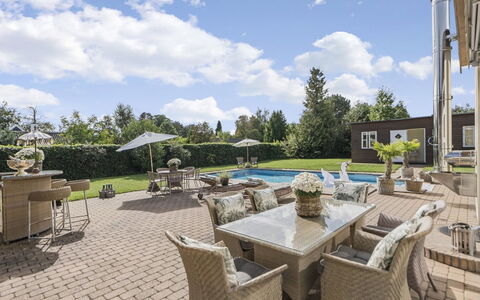 Mads - 1.2Km from the Sea: Land Lot, Tuin, Gazon, Landgoed, Landscaping, Stoel, Werf, Schaduw, Villa, Boerderij
