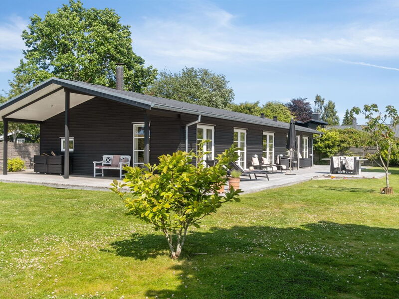 Jerrik - 1.2Km from the Sea