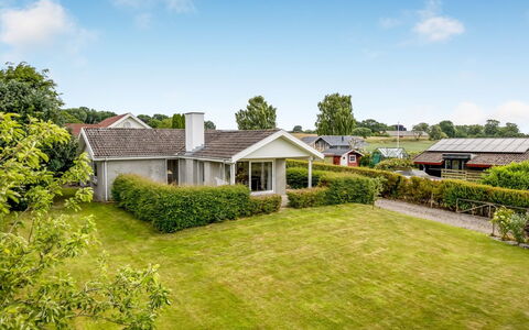 Tolke - 400M from the Sea: Dak, Huis, Huis, Verblijf, Deur, Siding, Dek, Veranda, Plank, Hardwood