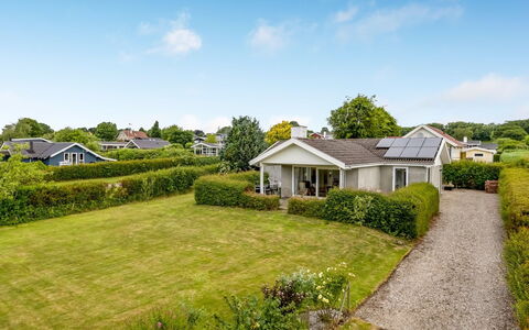 Tolke - 400M from the Sea: Dak, Huis, Huis, Verblijf, Deur, Siding, Dek, Veranda, Plank, Hardwood