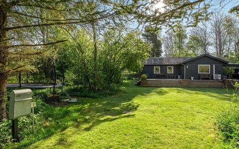 Eine - from the Sea: Gras, Grasland, Land Lot, Verblijf, Landelijk Gebied, Weide, Garden Gebouwen, Tuin, Schuur