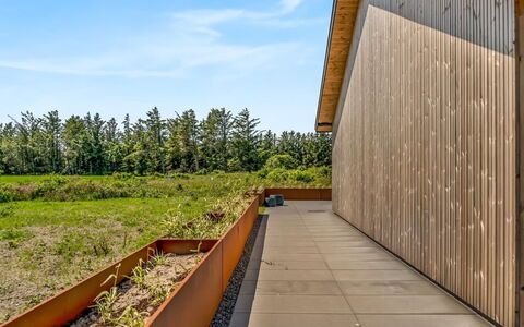 Merta - 800M from the Sea: Hout, Huis, Veranda, Dek, Hardwood, Dak, Beits, Houten Vloer, Eco Hotel