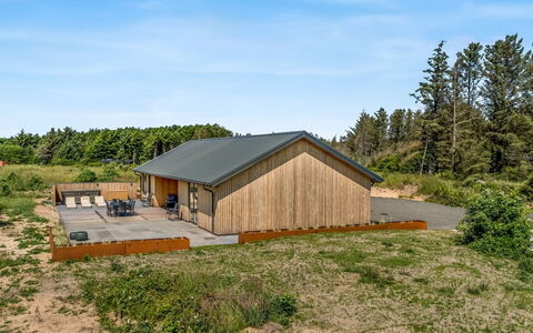 Merta - 800M from the Sea: Hout, Huis, Veranda, Dek, Hardwood, Dak, Beits, Houten Vloer, Eco Hotel