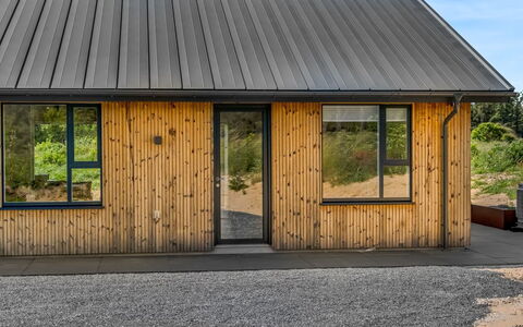 Merta - 800M from the Sea: Hout, Huis, Veranda, Dek, Hardwood, Dak, Beits, Houten Vloer, Eco Hotel