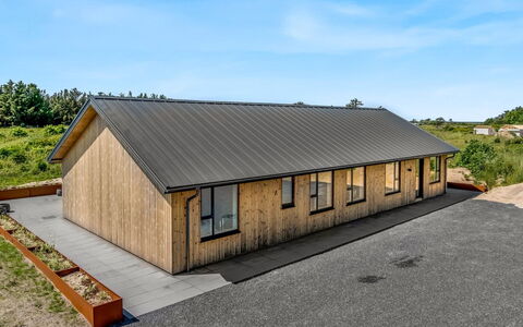 Merta - 800M from the Sea: Hout, Huis, Veranda, Dek, Hardwood, Dak, Beits, Houten Vloer, Eco Hotel