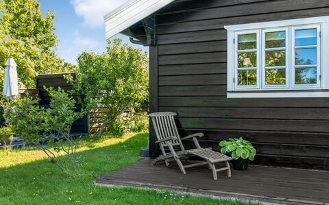 Helemine - 500M from the Sea: Blauw, Struik, Verblijf, Groundcover, Tuin, Landgoed, Schaduw, Landscaping, Boerderij, Eco Hotel