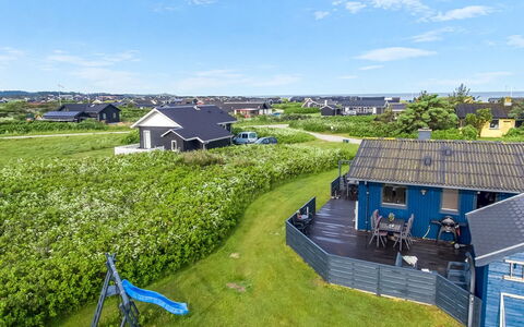 Iiris - 200M from the Sea: Huis, Dak, Landschap, Land Lot, Huis, Landelijk Gebied, Verblijf, Voorstad, Landscaping, Weide