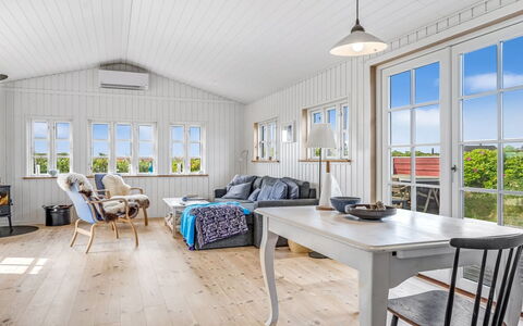 Thine - 250M from the Sea: Huis, Dak, Huis, Verblijf, Schuur, Garden Gebouwen, Siding, Werf, Blokhut, Hut