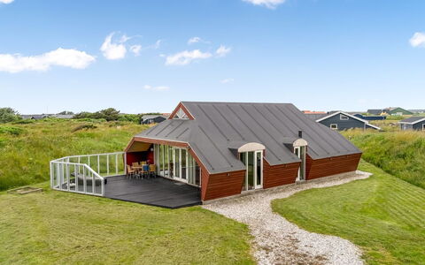 Tjark - 500M from the Sea: Hout, Huis, Veranda, Dek, Hardwood, Dak, Beits, Houten Vloer, Eco Hotel