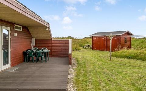 Tjark - 500M from the Sea: Hout, Huis, Veranda, Dek, Hardwood, Dak, Beits, Houten Vloer, Eco Hotel