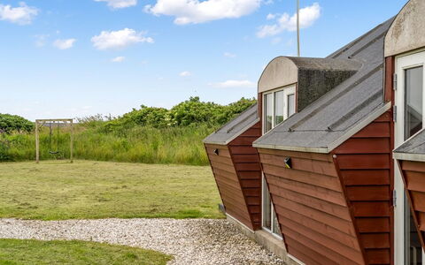 Tjark - 500M from the Sea: Hout, Huis, Veranda, Dek, Hardwood, Dak, Beits, Houten Vloer, Eco Hotel