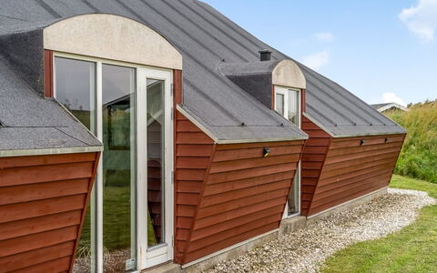 Tjark - 500M from the Sea: Hout, Huis, Veranda, Dek, Hardwood, Dak, Beits, Houten Vloer, Eco Hotel