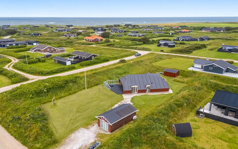 Tjark - 500M from the Sea: Hout, Huis, Veranda, Dek, Hardwood, Dak, Beits, Houten Vloer, Eco Hotel