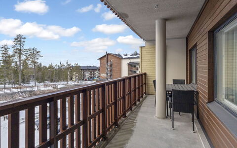 Ruka Chalets 3404: Woongebied, Appartement, Stedelijk Ontwerp, Condominium, Balkon, Schaduw, Binnenplaats, Ontwerp, Werf, Daylighting