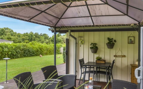 Naimi - 30Km from the Sea: Landgoed, Schaduw, Oprit, Boerderij