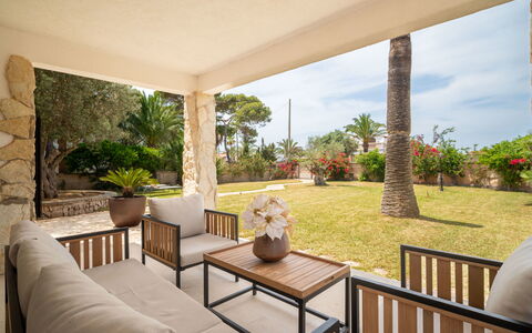 Can Jordi: Blauw, Geel, Balkon, Beits, Hotel, Kamerplant