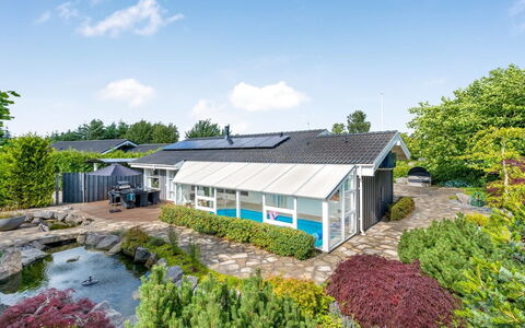 Ellie - 700M from the Sea: Huis, Dak, Huis, Verblijf, Schuur, Garden Gebouwen, Siding, Werf, Blokhut, Hut