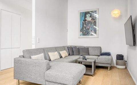 Merve - 250M from the Sea: Bankstel, Interieur Ontwerp, Woonkamer, Meubilair, Verdieping, Appartement, Kussen Gooien