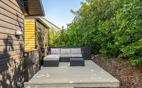 Merve - 250M from the Sea: Hout, Houten Vloer, Plank, Dek, Hardwood, Samengesteld Materiaal, Gang, Boardwalk, Beits, Tuin