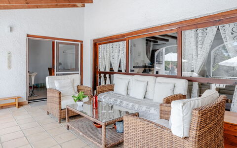Pascal: Hout, Interieur Ontwerp, Flooring, Meubilair, Verdieping, Tafel, Keuken En Eettafel, Stoel, Houten Vloer, Kamer