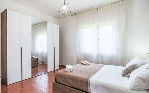 Celeste: Meubilair, Bed, Interieur Ontwerp, Flooring, Verdieping, Slaapkamer, Hout, Kamer, Textiel, Huis