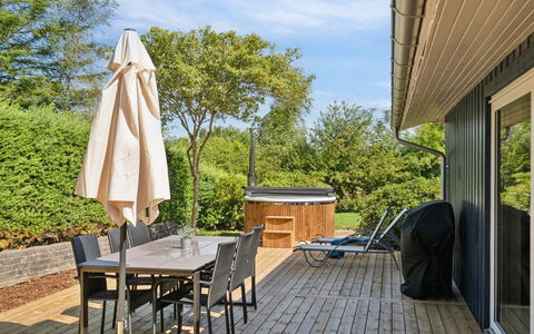 Enrica - 250M from the Sea: Appartement, Condominium, Landgoed, Balkon, Villa, Hotel