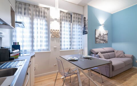 Vittoria Suite: Meubilair, Interieur Ontwerp, Flooring, Verdieping, Kamer, Plafond, Huis, Verlichting, Appartement, Tafel