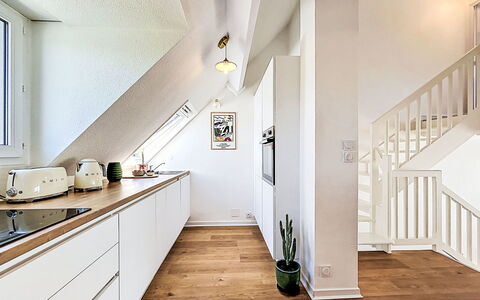 Madavoar: Flooring, Interieur Ontwerp, Verdieping, Hout, Houten Vloer, Plafond, Huis, Meubilair, Keuken, Countertop