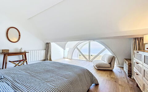Madavoar: Interieur Ontwerp, Slaapkamer, Flooring, Hout, Meubilair, Verdieping, Plafond, Bed, Bedding, Linens