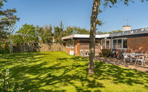 Withulf - 500M to the Fjord: Gras, Struik, Woongebied, Huis, Huis, Tuin, Architectuur, Dak, Land Lot