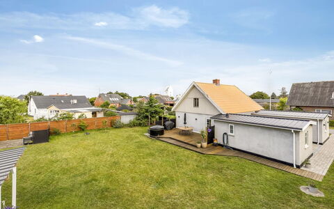 Nanja - 250M from the Sea: Hout, Huis, Veranda, Dek, Hardwood, Dak, Beits, Houten Vloer, Eco Hotel