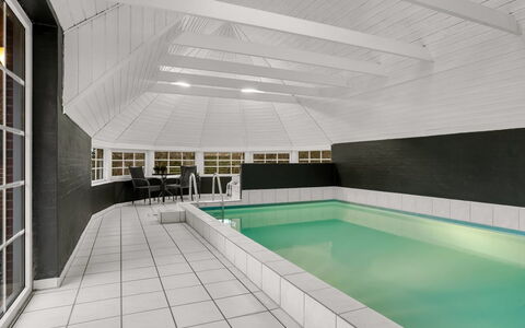 Tara - 1Km from the Sea: Flooring, Verdieping, Interieur Ontwerp, Plafond, Samengesteld Materiaal, Tegel, Ontwerp, Zwembad, Bad