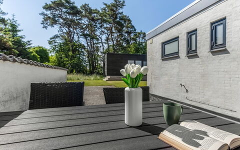 Anabel - 600M from the Sea: Hout, Huis, Veranda, Dek, Hardwood, Dak, Beits, Houten Vloer, Eco Hotel