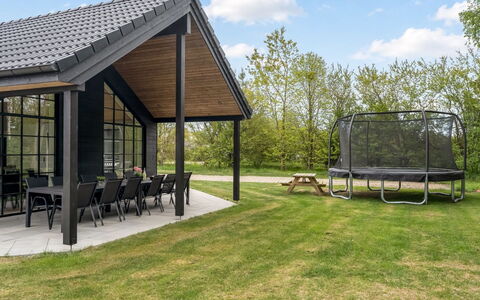 Osa - from the Sea: Gras, Grasland, Land Lot, Verblijf, Landelijk Gebied, Weide, Garden Gebouwen, Tuin, Schuur