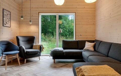 Vilppu - 900M from the Sea: Flooring, Hout, Meubilair, Verdieping, Houten Vloer, Interieur Ontwerp, Woonkamer, Huis, Hardwood, Laminaatvloer