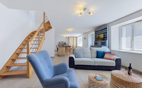 Kerdro: Meubilair, Interieur Ontwerp, Bankstel, Flooring, Verdieping, Hout, Kamer, Woonkamer, Plafond, Appartement