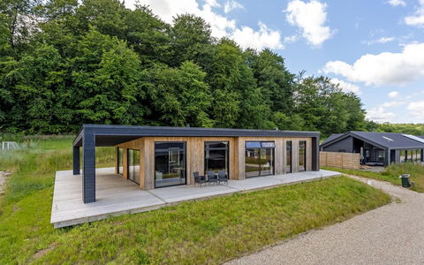 Heidie - 600M from the Sea: Dak, Huis, Huis, Verblijf, Siding, Landgoed, Oprit, Garden Gebouwen, Werf, Schuur