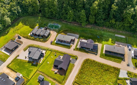 Heidie - 600M from the Sea: Dak, Huis, Huis, Verblijf, Siding, Landgoed, Oprit, Garden Gebouwen, Werf, Schuur
