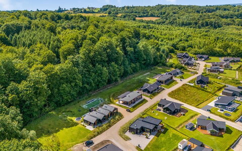 Heidie - 600M from the Sea: Dak, Huis, Huis, Verblijf, Siding, Landgoed, Oprit, Garden Gebouwen, Werf, Schuur