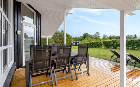 Sulho - 800M from the Sea: Dak, Huis, Deur, Verblijf, Schaduw, Siding, Werf, Landgoed, Backyard
