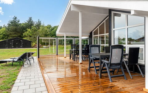 Sulho - 800M from the Sea: Dak, Huis, Deur, Verblijf, Schaduw, Siding, Werf, Landgoed, Backyard