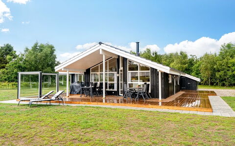 Sulho - 800M from the Sea: Dak, Huis, Deur, Verblijf, Schaduw, Siding, Werf, Landgoed, Backyard