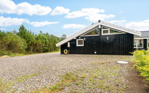 Sulho - 800M from the Sea: Dak, Huis, Deur, Verblijf, Schaduw, Siding, Werf, Landgoed, Backyard
