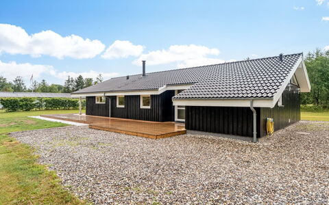Sulho - 800M from the Sea: Dak, Huis, Deur, Verblijf, Schaduw, Siding, Werf, Landgoed, Backyard