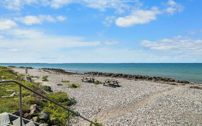 Luci - 20M from the Sea