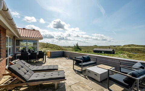 Ema - 500M from the Sea: Buitenmeubels, Meubilair, Buitentafel, Stoel, Patio, Schaduw, Hardwood, Dek, Daylighting, Balkon
