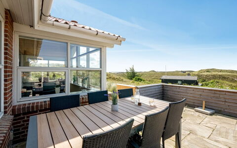 Ema - 500M from the Sea: Hout, Huis, Deur, Hardwood, Beits, Daylighting, Stoel, Buitenmeubels, Ontwerp, Balkon