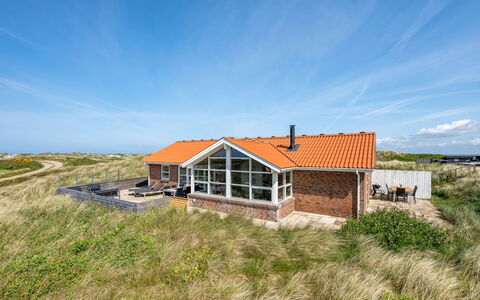 Ema - 500M from the Sea: Meubilair, Hout, Interieur Ontwerp, Flooring, Verdieping, Stoel, Kamer, Plafond, Woonkamer, Appartement