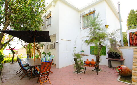 Torre Yato: Eigendom, Huis, Backyard, Werf, Huis, Patio, Gebouw, Onroerend Goed, Binnenplaats, Tuin